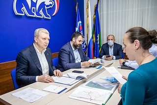 Андрей Иванов провел личный прием граждан в местном штабе «Единой России»
