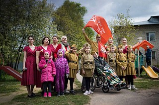 Участие в праздновании Дня Победы приняли танцевальные и песенные коллективы, известные артисты, оркестры и ансамбли