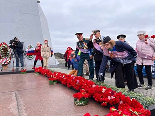 Делегация Одинцовского округа посетила город-герой Мурманск в рамках эстафеты «Салют Победе!»