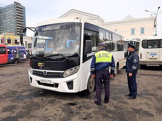 На привокзальной площади в Одинцово проверили санитарно-техническое состояние автобусов