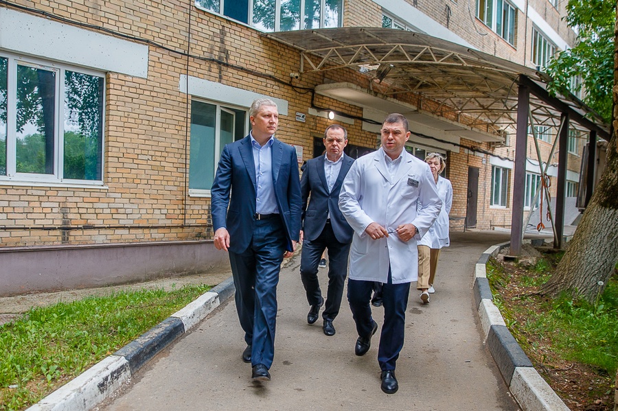 Андрей Иванов проверил ход капитального ремонта Хирургического корпуса Одинцовской больницы