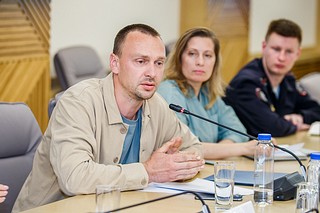 26 мая, глава Одинцовского городского округа Андрей Иванов совместно с профильными заместителями, специалистами МЦУР, общественниками и представителями силовых структур провели совещание с инициативными жителями города Голицыно