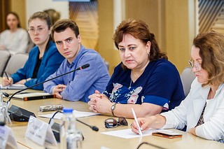 26 мая, глава Одинцовского городского округа Андрей Иванов совместно с профильными заместителями, специалистами МЦУР, общественниками и представителями силовых структур провели совещание с инициативными жителями города Голицыно