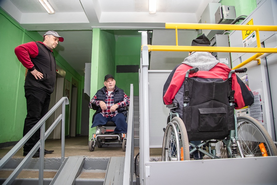 Лифт текст 4, Инвалиды-колясочники поблагодарили Администрацию Одинцовского округа за установку специального лифта