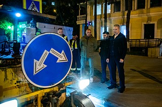 Андрей Иванов проконтролировал нанесение дорожной разметки на муниципальных дорогах