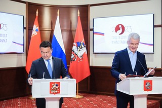 Губернатор Московской области Андрей Воробьев и мэр Москвы Сергей Собянин подписали соглашение о внедрении в Подмосковье федеральной государственной информационной системы «Моя школа»