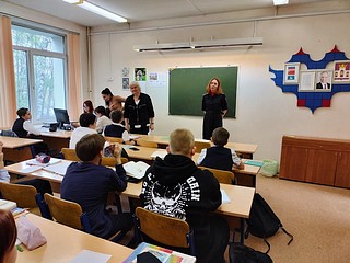 Сотрудники Голицынского отдела полиции провели профилактические беседы в школе