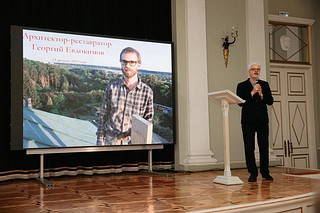 В академии живописи, ваяния и зодчества Ильи Глазунова в Москве состоялась конференция под названием «Русское искусство эпохи Андрея Рублева». Научный сотрудник Звенигородского музея-заповедника Дмитрий Седов рассказал о реставрации Успенского собора в Звенигороде и исследовательской работе, которая проводится при восстановлении храма