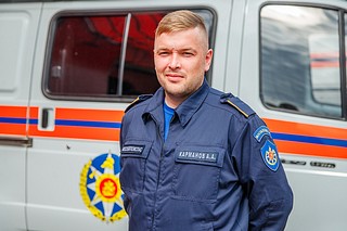 Спасатель ГКУ МО «Мособлпожспас» Али Карманов
