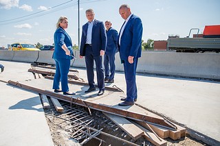Глава Одинцовского округа Андрей Иванов проинспектировал ход реконструкции эстакады на 26-м километре Можайского шоссе, в районе станции Отрадное в Одинцово