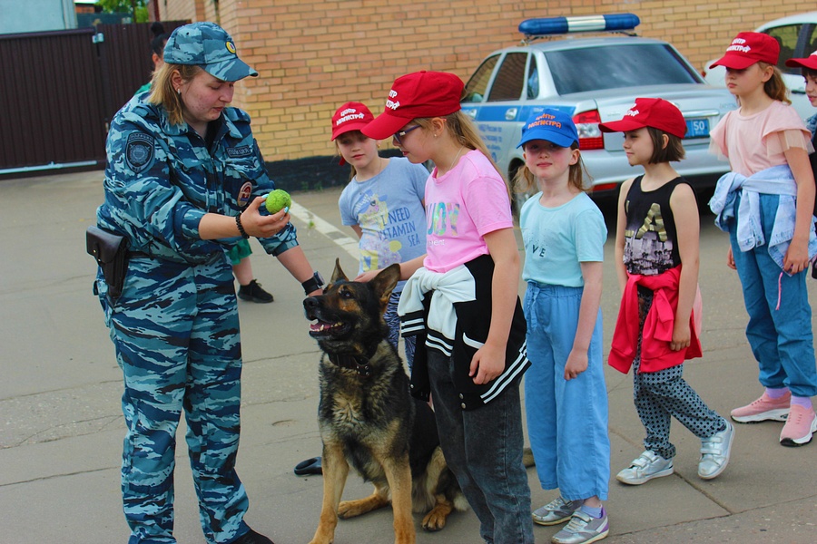 09 06 23 11 08, Одинцовские полицейские организовали экскурсию для детей по Управлению МВД России по Одинцовскому округу