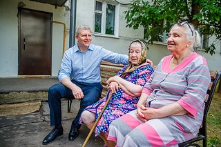 Андрей Иванов проверил благоустройство дворовой территории в поселке Путевой машинной станции — 4
