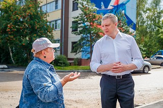 Глава Одинцовского городского округа Андрей Иванов совместно с заместителями и начальником территориального управления Кубинка проверил благоустройство и пообщался с инициативными жителями городка