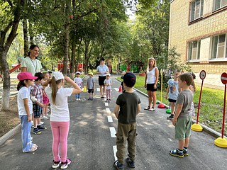 Одинцовские Госавтоинспекторы провели профилактическую акцию «Светофор — главный помощник на дороге!»