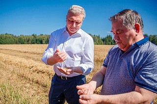 Андрей Иванов проинспектировал уборку урожая Племхоза «Наро-Осановский»