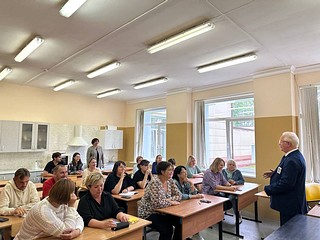 Вячеслав Киреев проверил готовность Жаворонковской СОШ к учебному году