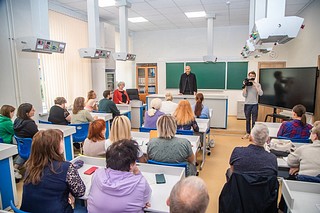 Подготовку к учебному году обсудил Дмитрий Голубков с коллективом Новогородковской школы