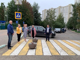 Одинцовские депутаты проверили состояние подходных путей к образовательным учреждениям