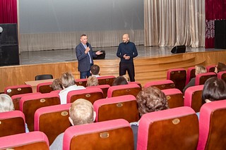 Дмитрий Голубков осмотрел инфраструктуру Дома культуры села Ершово