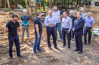 Андрей Иванов проинспектировал ход капремонта Кубинской школы имени В. П. Безбородова