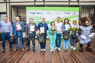 Лучших спортивных работников Одинцовского округа отметили наградами в День физкультурника