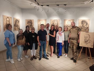 В арт-салоне Звенигородской библиотеки проходит выставка «Уголь Донбасса»