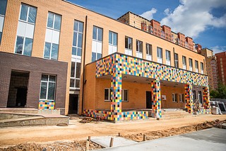 В Одинцовском округе откроется одна из самых больших и долгожданных школ — на 2200 мест в жилом комплексе «Гусарская баллада»