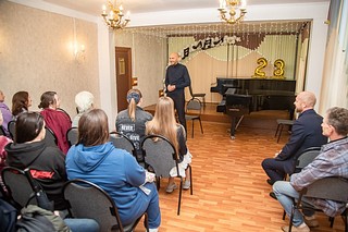 Развитие сферы культуры обсудил Дмитрий Голубков с коллективом музыкальной школы имени С. И. Танеева