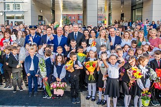 Андрей Иванов и Денис Майданов открыли самую большую в Подмосковье школу на 2200 учащихся