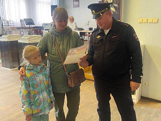 Сотрудники полиции Одинцовского округа провели профилактические беседы по мошенничеству