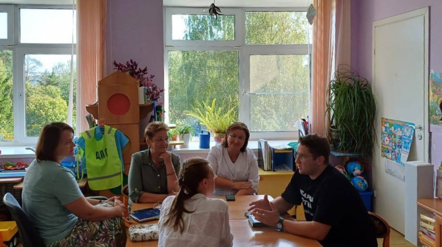 Встречу с коллективом детского сада в Саввинской слободе провел депутат Павел Бережанский, Сентябрь
