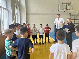 Сотрудники Госавтоинспекции провели профилактические беседы с воспитанниками спортивных секций