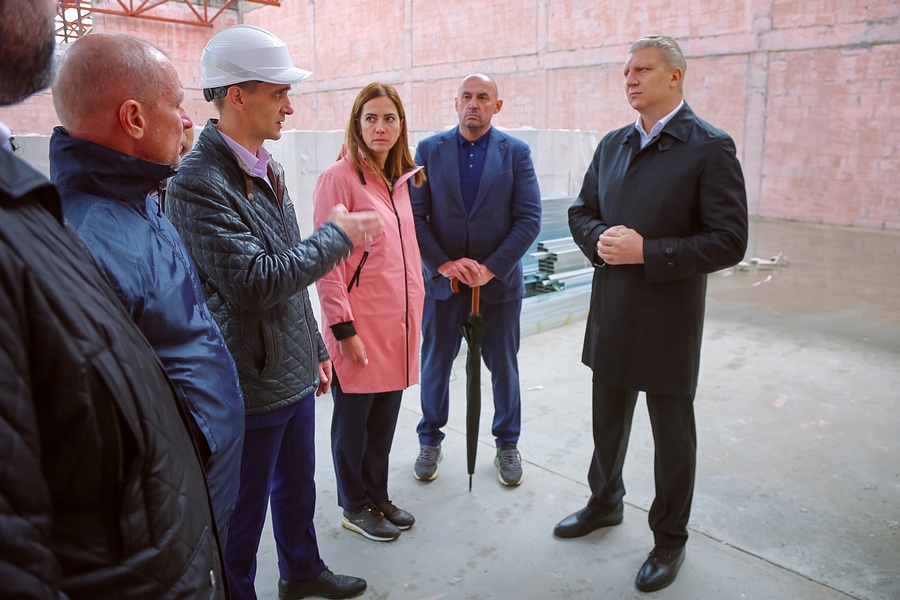 Глава Одинцовского городского округа Андрей Иванов проверил ход строительства новой школы на 550 учеников в селе Немчиновка