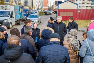 Андрей Иванов вместе с жителями оценил объем необходимых работ по благоустройству в микрорайоне Немчиновка