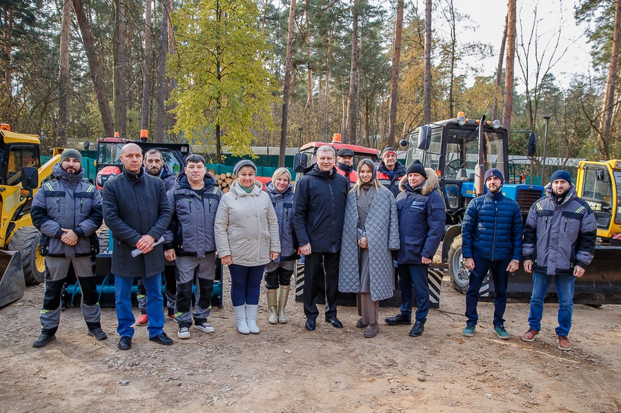 Раздолье текст 4, Глава Одинцовского округа проконтролировал готовность уборочной техники к зимнему сезону в парках «Раздолье» и Малевича