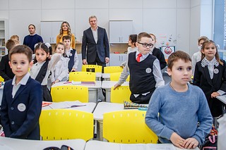 Андрей Иванов вместе с родителями школьников проверил работу образовательного центра «Багратион»