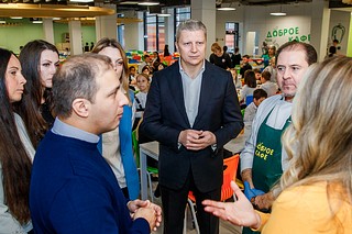 Андрей Иванов вместе с родителями школьников проверил работу образовательного центра «Багратион»
