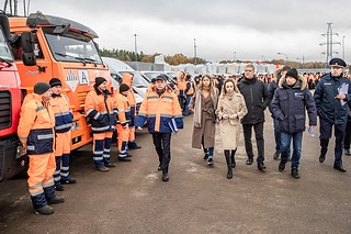 Руководитель Главного управления содержания территорий Московской области в ранге министра Светлана Аипова проверила готовность коммунальных предприятий Одинцовского округа к зимнему сезону. Смотр сил и средств проходил на площадке МБУ «Одинцовское городское хозяйство». Для участия в нём на базу предприятия прибыли 248 единиц техники и 910 сотрудников