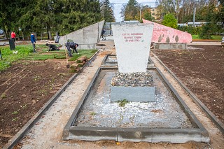 Благоустройство памятника воинам 32-й стрелковой дивизии в Акулово