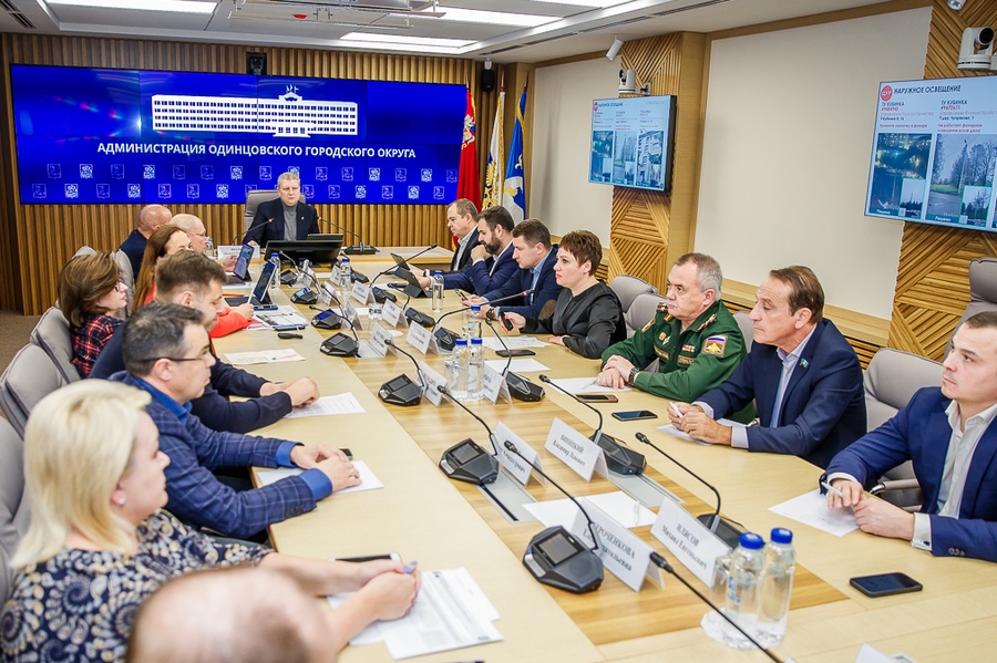 Встреча текст 1, Андрей Иванов провёл рабочую встречу с жителями военных городков