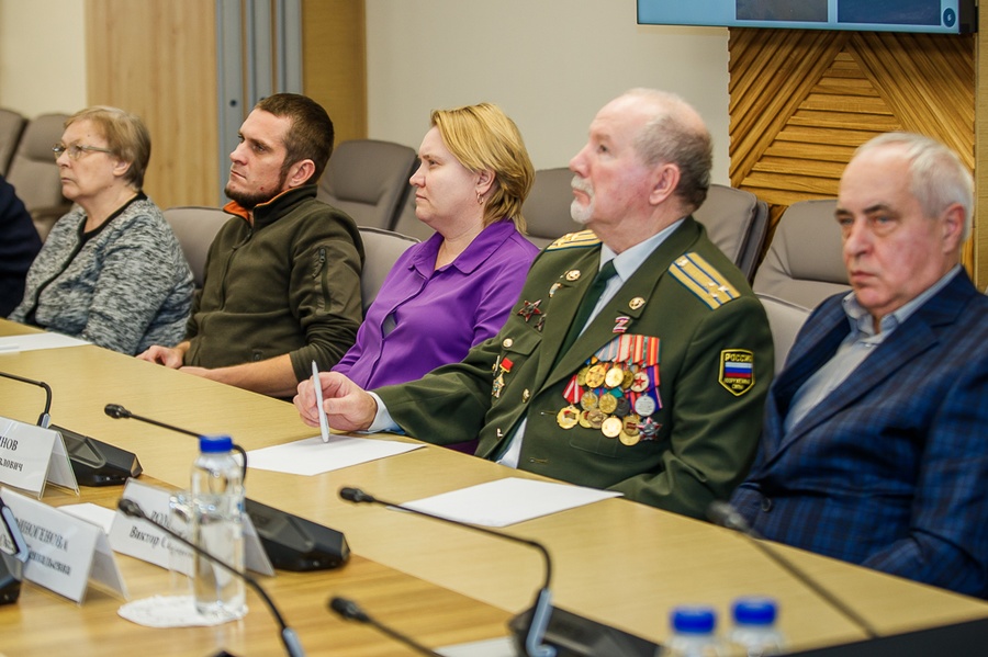 Встреча текст 3, Андрей Иванов провёл рабочую встречу с жителями военных городков