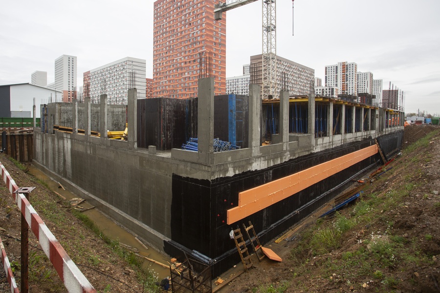 На территории ЖК «Одинцово-1» продолжается строительство современной поликлиники, Октябрь