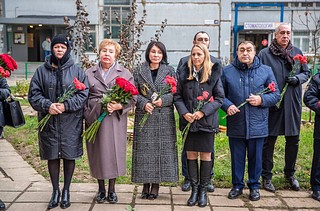 В преддверии Дня сотрудника органов внутренних дел и 100-летия службы участковых уполномоченных глава Одинцовского округа принял участие в открытии мемориальной доски, посвящённой старшему лейтенанту милиции Игорю Нещадиму