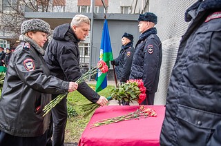 В преддверии Дня сотрудника органов внутренних дел и 100-летия службы участковых уполномоченных глава Одинцовского округа принял участие в открытии мемориальной доски, посвящённой старшему лейтенанту милиции Игорю Нещадиму