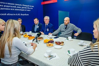 Депутат Московской областной Думы Дмитрий Голубков встретился с женами участников СВО, обсудив результаты работы центра за последнее время