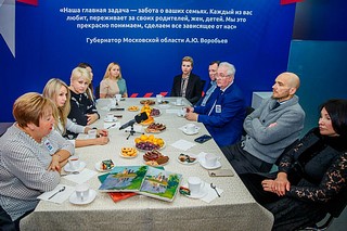 Депутат Московской областной Думы Дмитрий Голубков встретился с женами участников СВО, обсудив результаты работы центра за последнее время