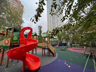 На улице Верхне-Пролетарской в Одинцово установили новую детскую площадку