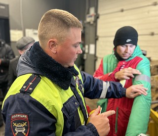 В Московской области автоинспекторы проводят правовые ликбезы с курьерами служб доставки