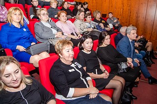 15 ноября, с отчетом по образованию, социальной сфере и здравоохранению перед жителями выступил заместитель главы округа Олег Дмитриев
