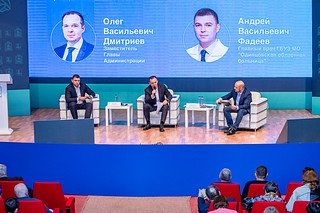 15 ноября, с отчетом по образованию, социальной сфере и здравоохранению перед жителями выступил заместитель главы округа Олег Дмитриев